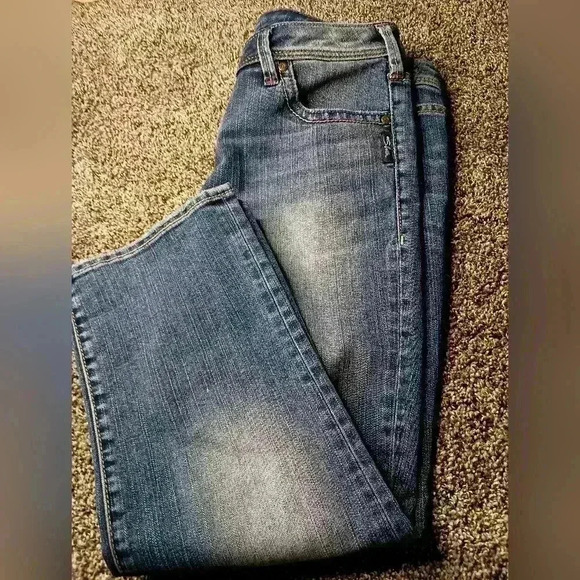 Lady's silver jeans capri's (#264) - Picture 1 of 6